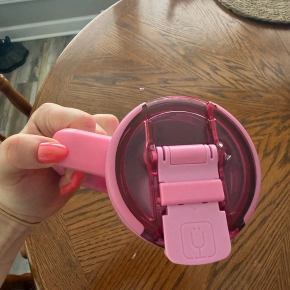 BrüMate Pink Checkerboard Travel Mug with Handle - Picture 2 of 2